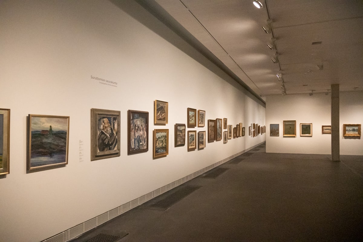 Exposition de peintures au musée du Korundi à Rovaniemi