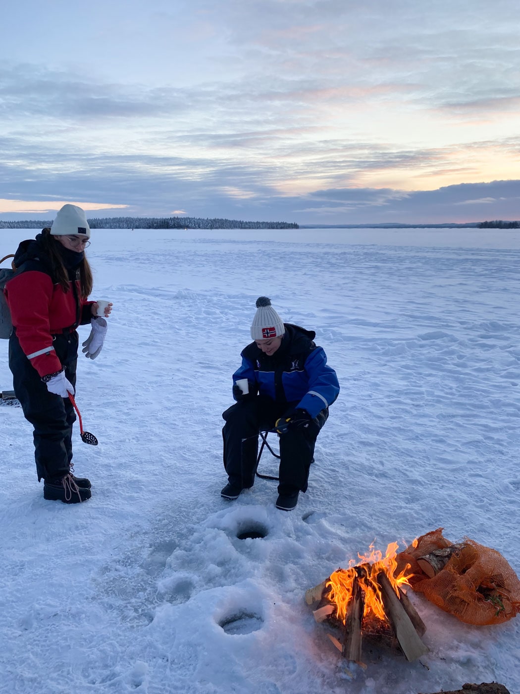 Ice Fishing et son feu de bois à Rovaniemi