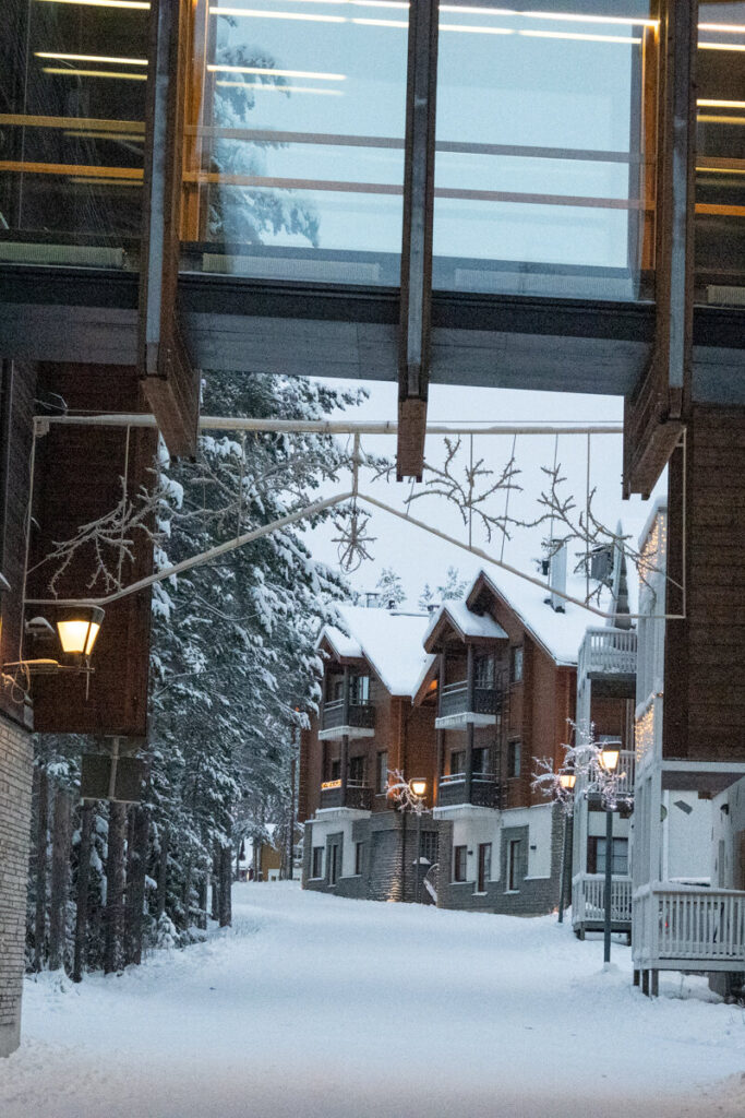 Rue dans Levi en Finlande